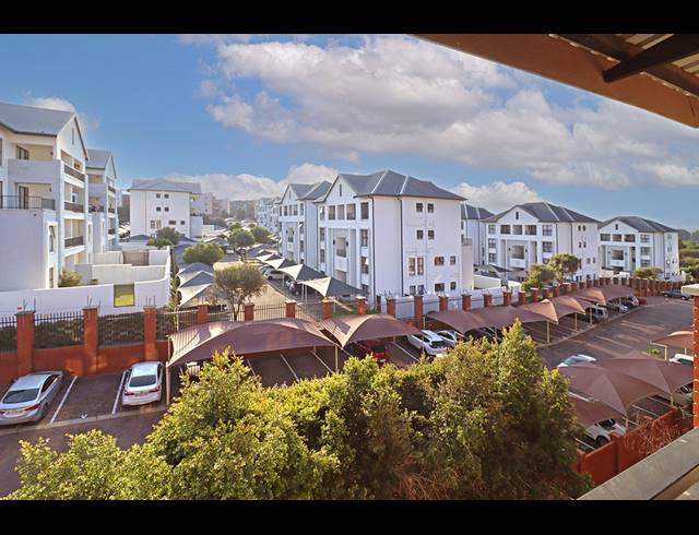 1 BEDROOM APARTMENT FOR SALE IN GREENSTONE HILL